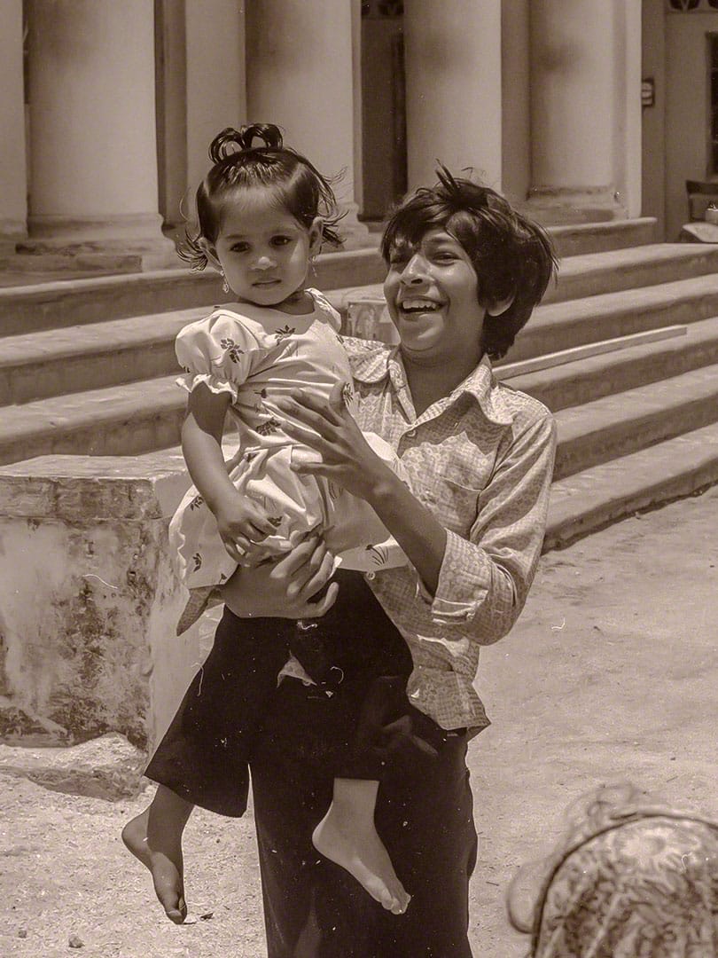 Jama Masjid School Children - Brother Carries Sister h3-10-12