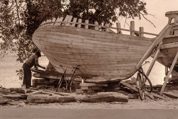 The Curves of a boat hull 1977 cd1-2-19 The Curves of a boat hull 1977 cd1-2-19