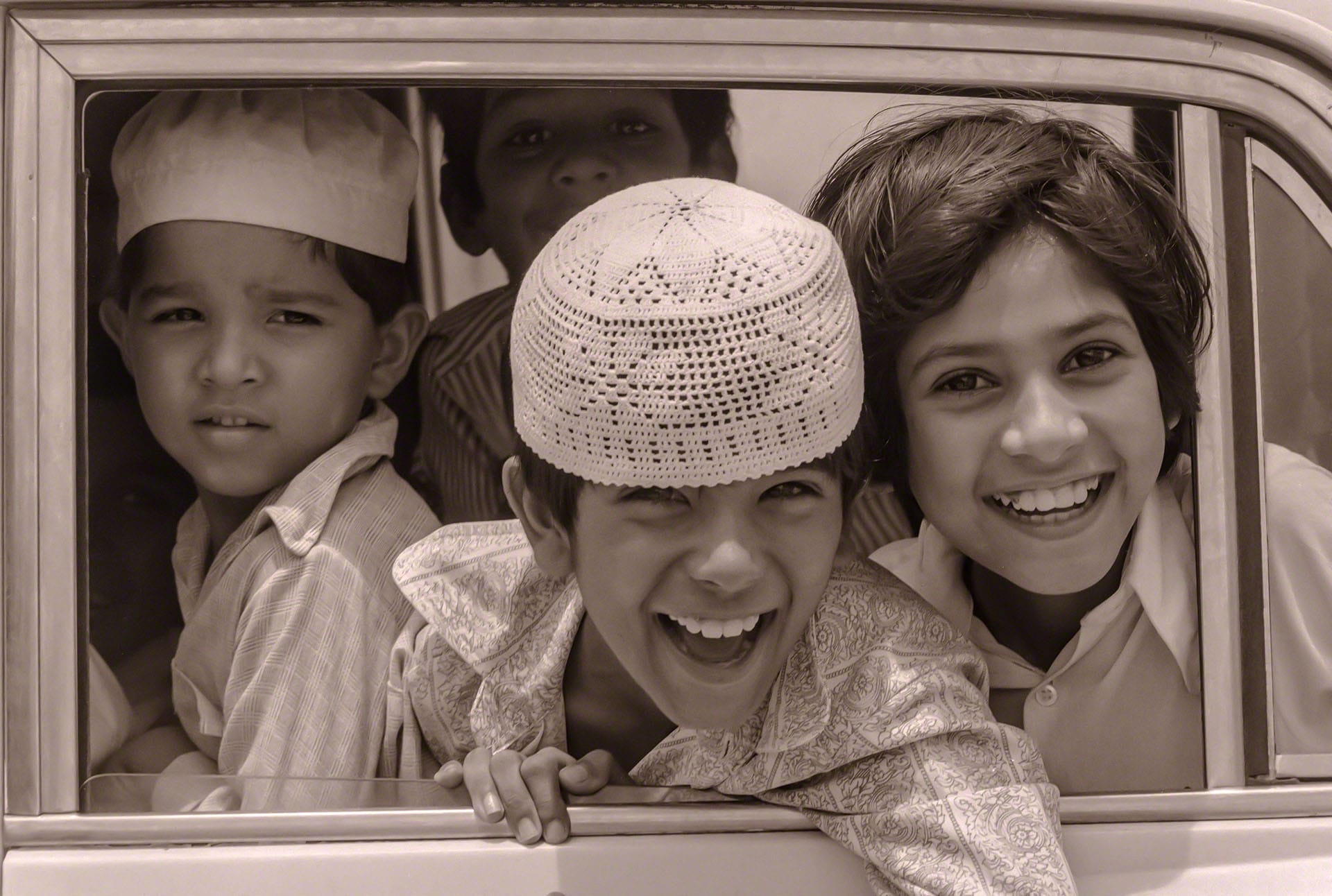 Fun loving boys leave the school linked with Jama Masjid 1976 h3-10-33